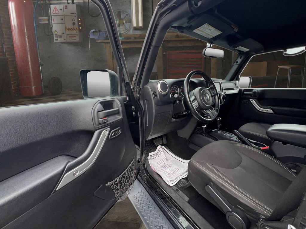 Used 2015 Jeep Wrangler Unlimited Sahara w/ Trailer Tow Group image 16