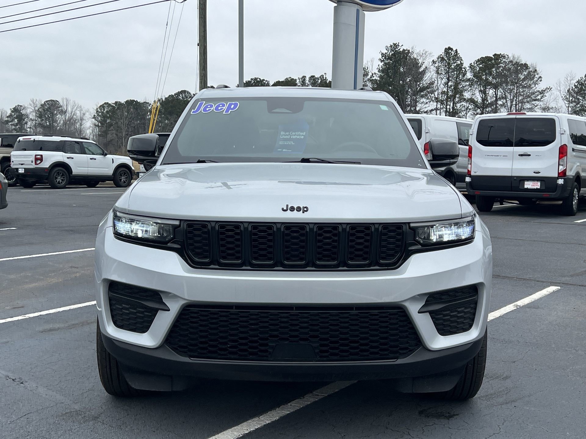 Used 2024 Jeep Grand Cherokee Altitude image 29