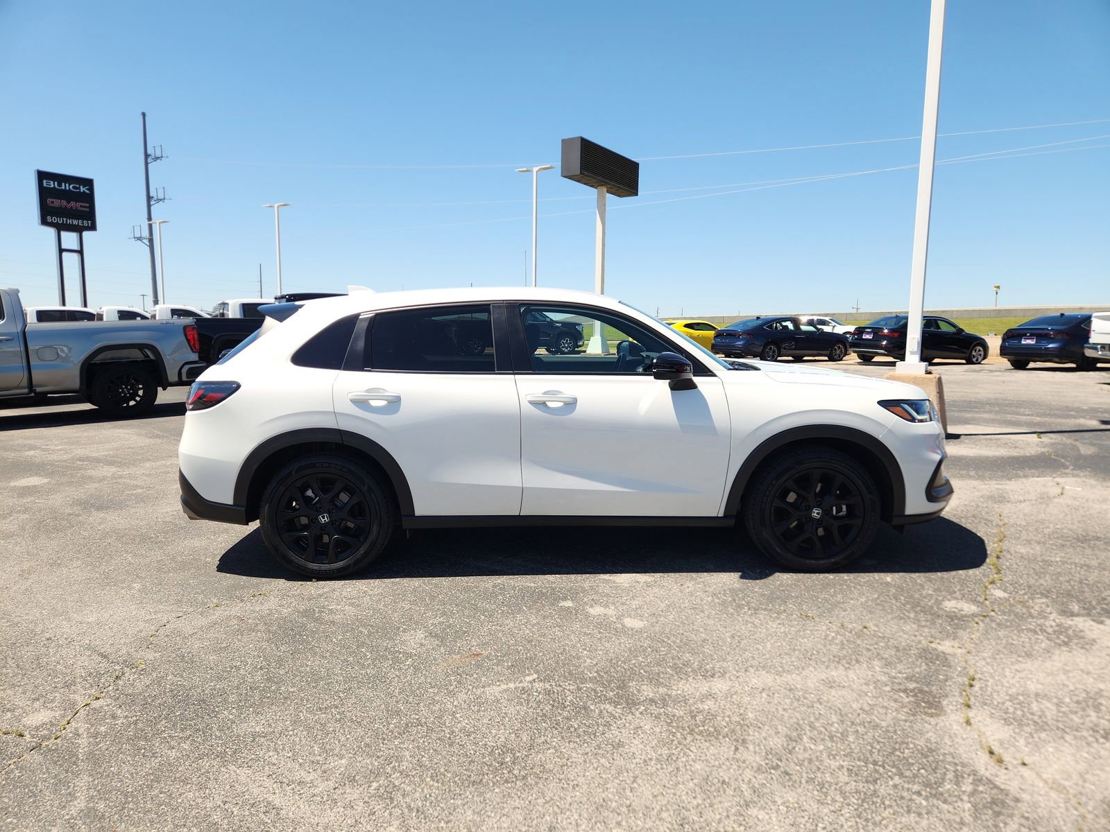 Used 2025 Honda HR-V Sport image 7