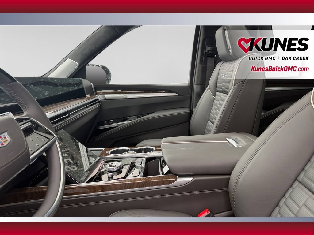 Used 2026 Cadillac Escalade Platinum Sport w/ LPO, Floor Liner Package AWD/4WD image 22