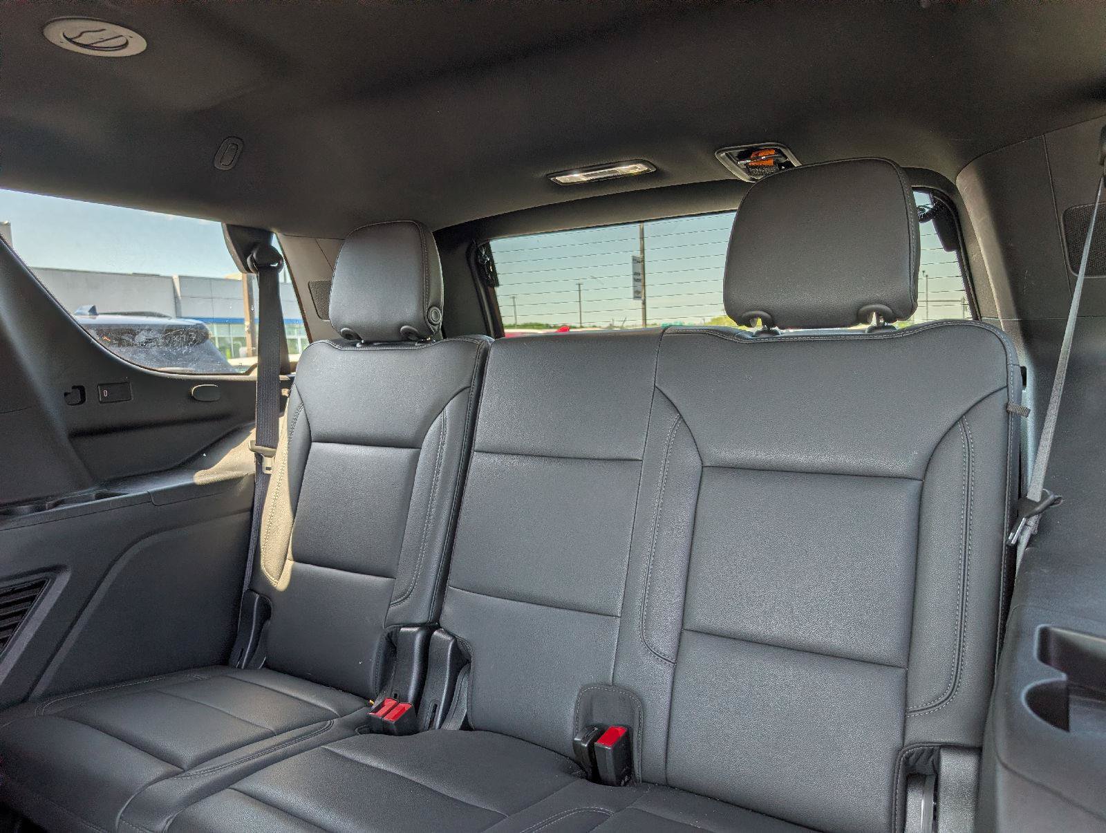 Used 2022 Chevrolet Tahoe Z71 w/ Luxury Package AWD/4WD image 14