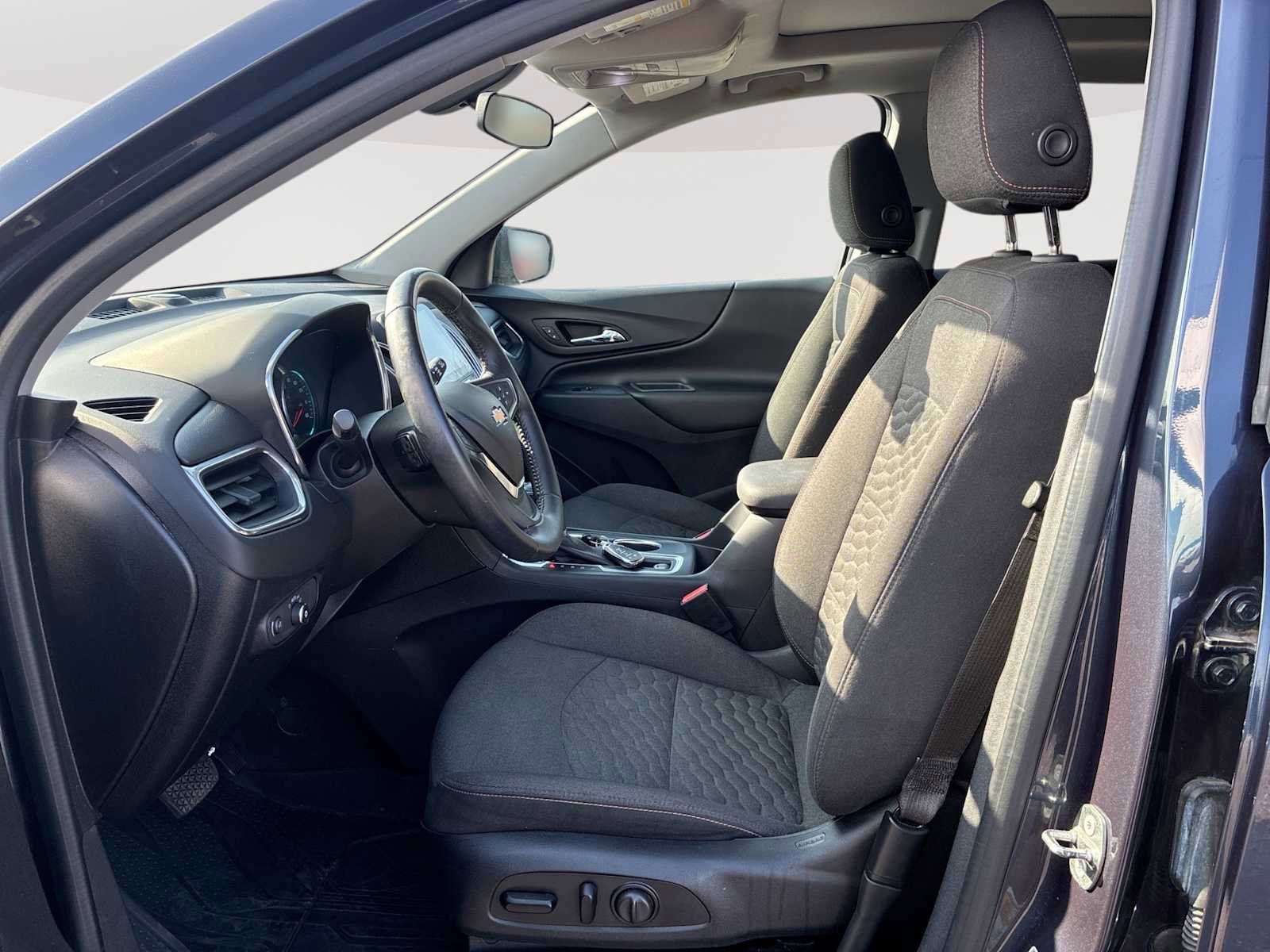 Used 2018 Chevrolet Equinox LT image 19