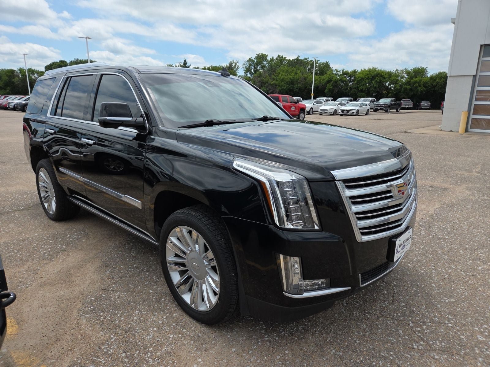 Used 2017 Cadillac Escalade Platinum AWD/4WD image 15