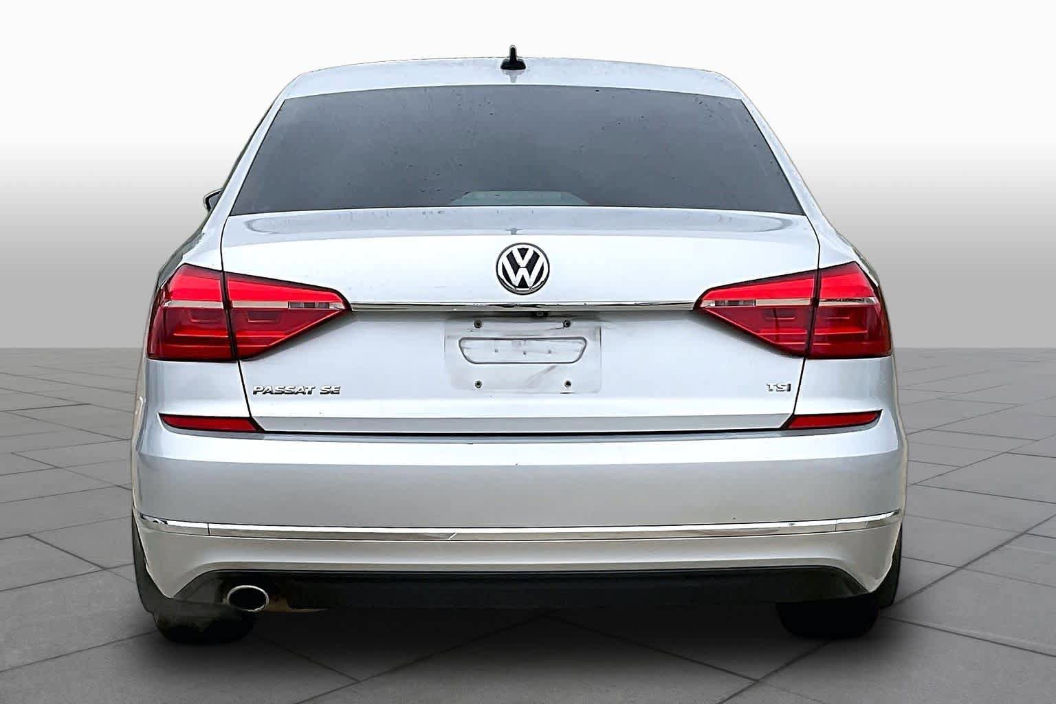 Used 2016 Volkswagen Passat 1.8T SE FWD image 5