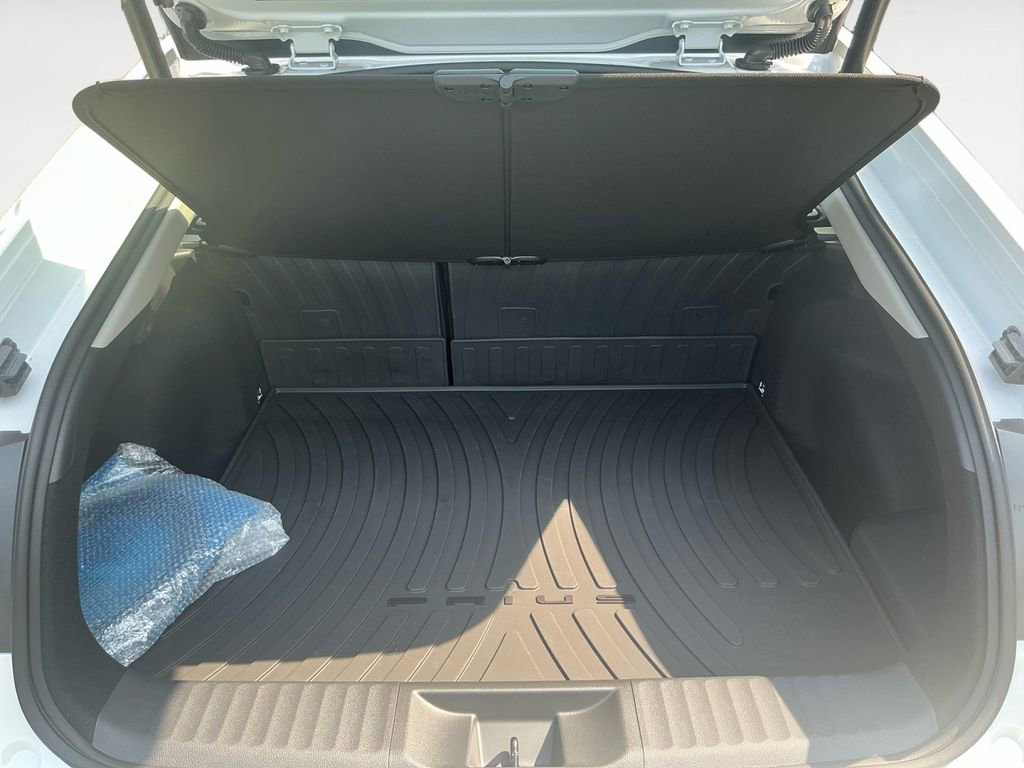 New 2025 Toyota Prius Plug-In Hybrid image 17