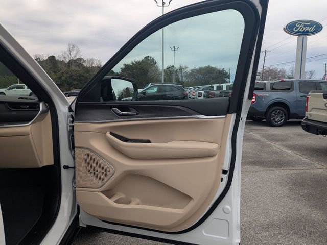 New 2026 Jeep Grand Cherokee Limited w/ Limited Altitude Package image 34