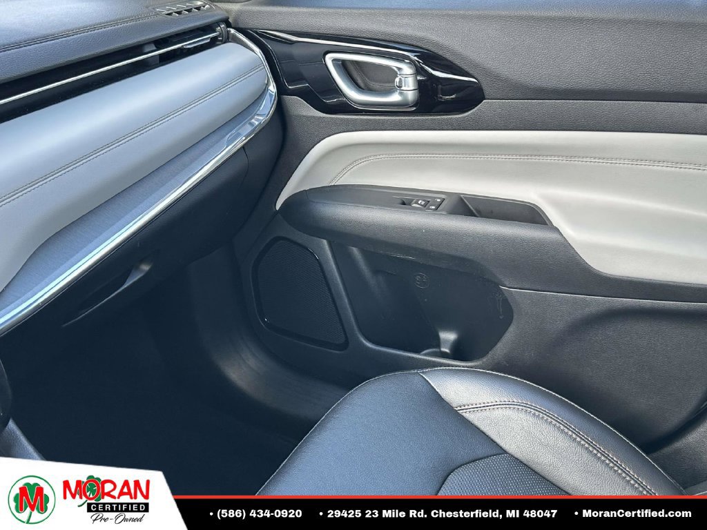 Used 2023 Jeep Compass Limited AWD/4WD image 27