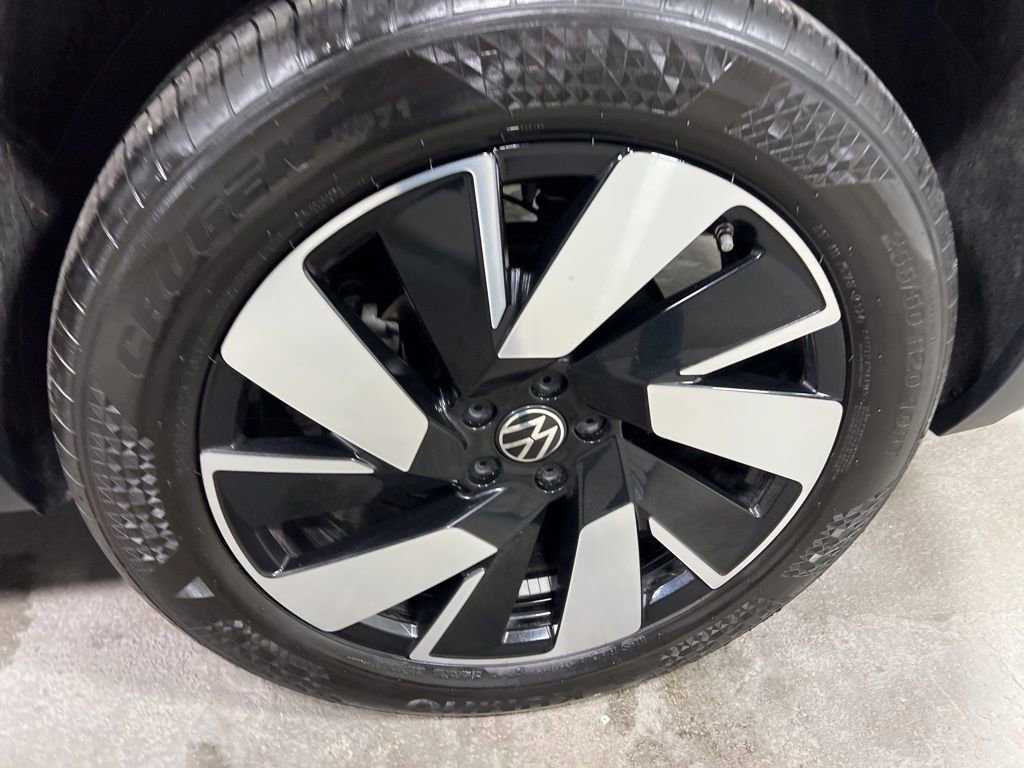 Used 2025 Volkswagen Atlas Cross Sport SE image 36