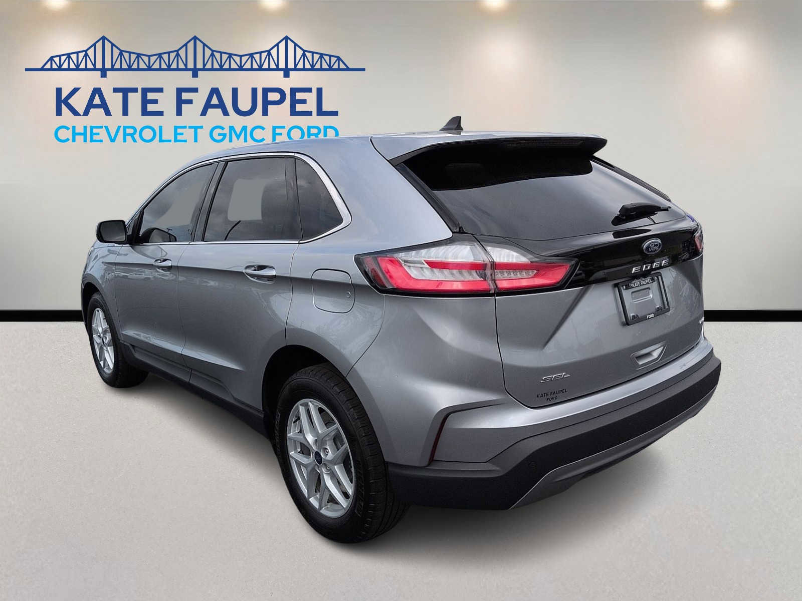Used 2022 Ford Edge SEL w/ Convenience Package AWD/4WD image 5