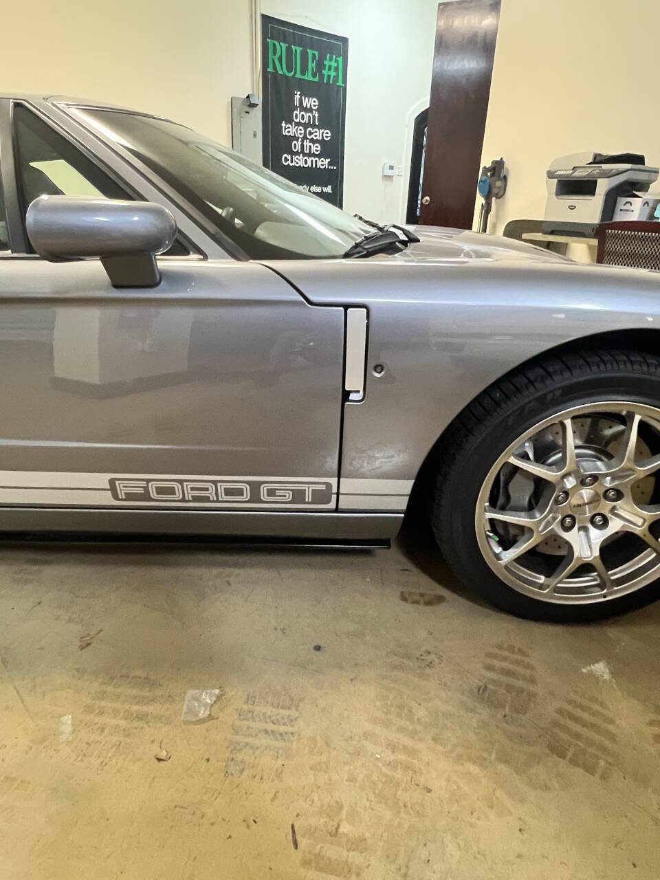Used 2006 Ford GT RWD image 7