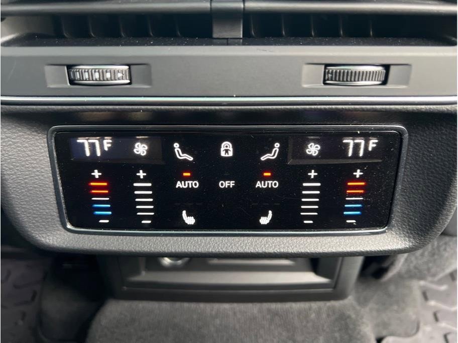 Used 2021 Audi Q7 3.0T Prestige image 27