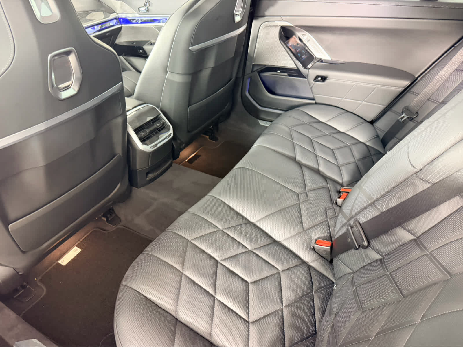 Used 2026 BMW 740i RWD image 18