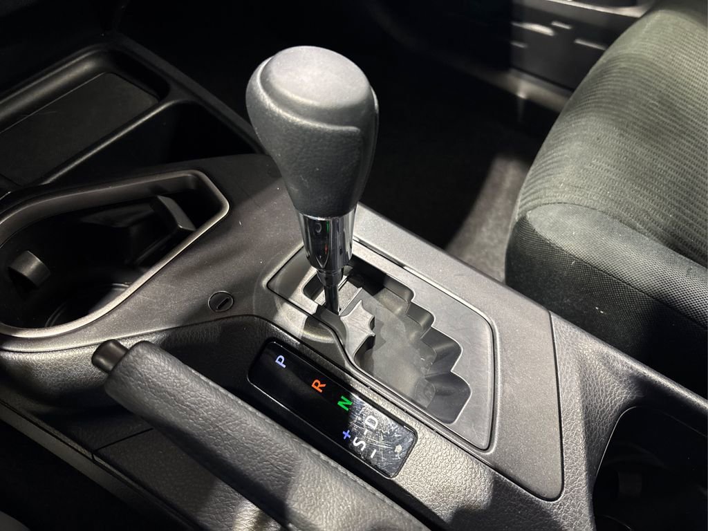 Used 2018 Toyota RAV4 LE image 31