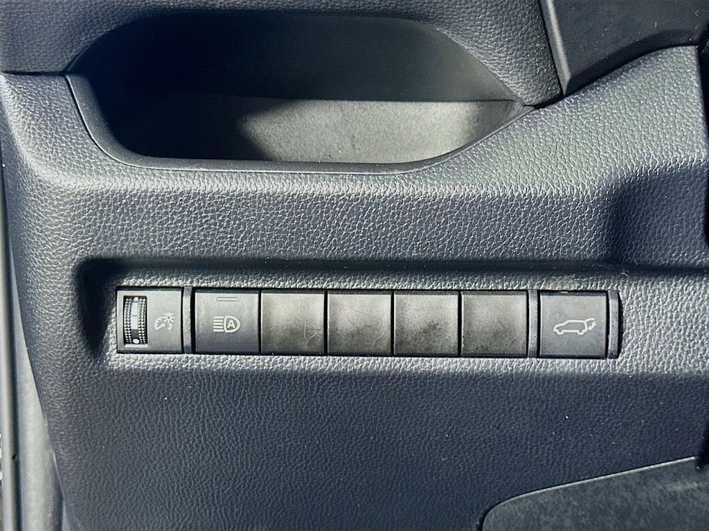 Used 2023 Toyota RAV4 XLE Premium image 20
