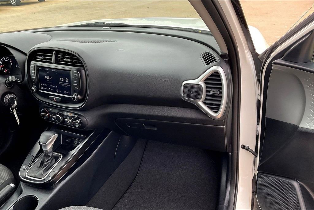 Used 2022 Kia Soul LX w/ Technology Package FWD image 15