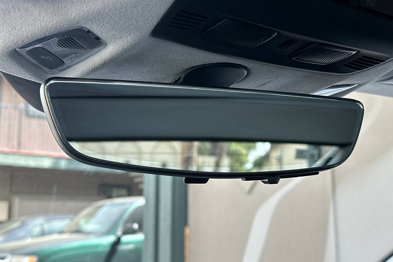 Used 2022 Chevrolet Corvette Stingray Premium Conv w/ Z51 Performance Package image 22