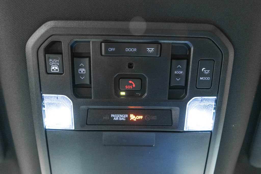 Used 2024 Toyota Tundra Platinum AWD/4WD image 33