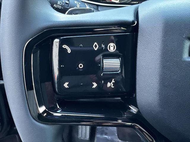 Used 2025 Land Rover Range Rover Evoque Dynamic SE image 19