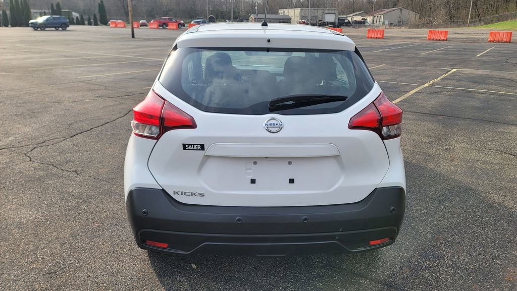 Used 2020 Nissan Kicks S image 10