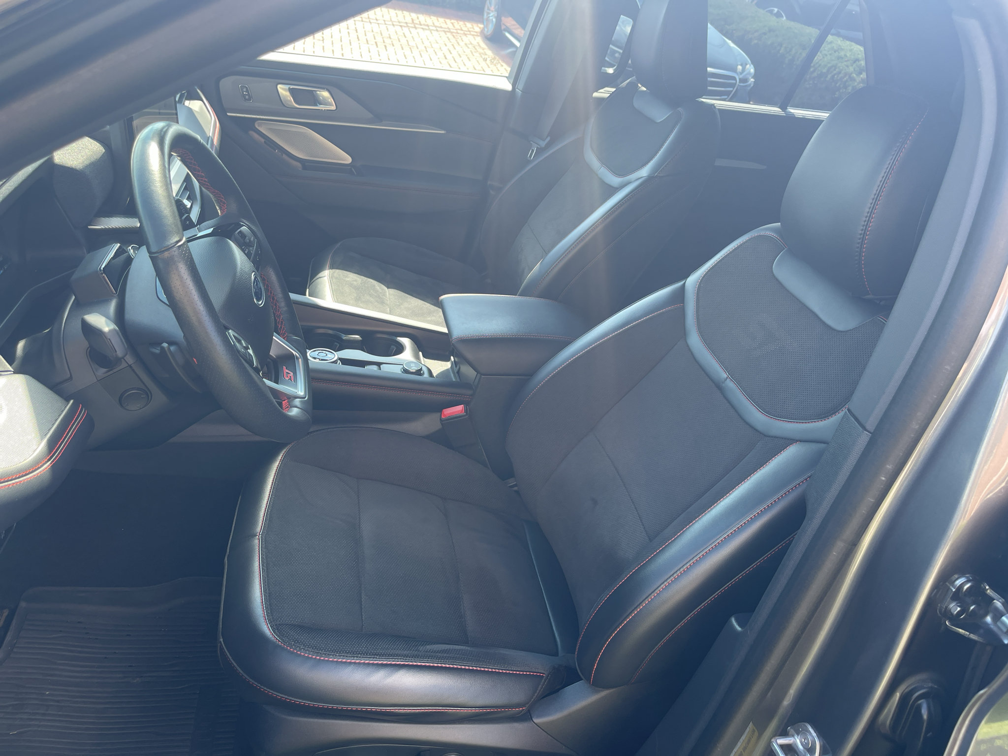 Used 2025 Ford Explorer ST AWD/4WD image 15