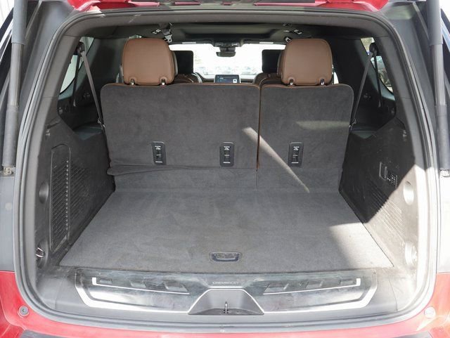 Used 2023 Chevrolet Suburban High Country image 12