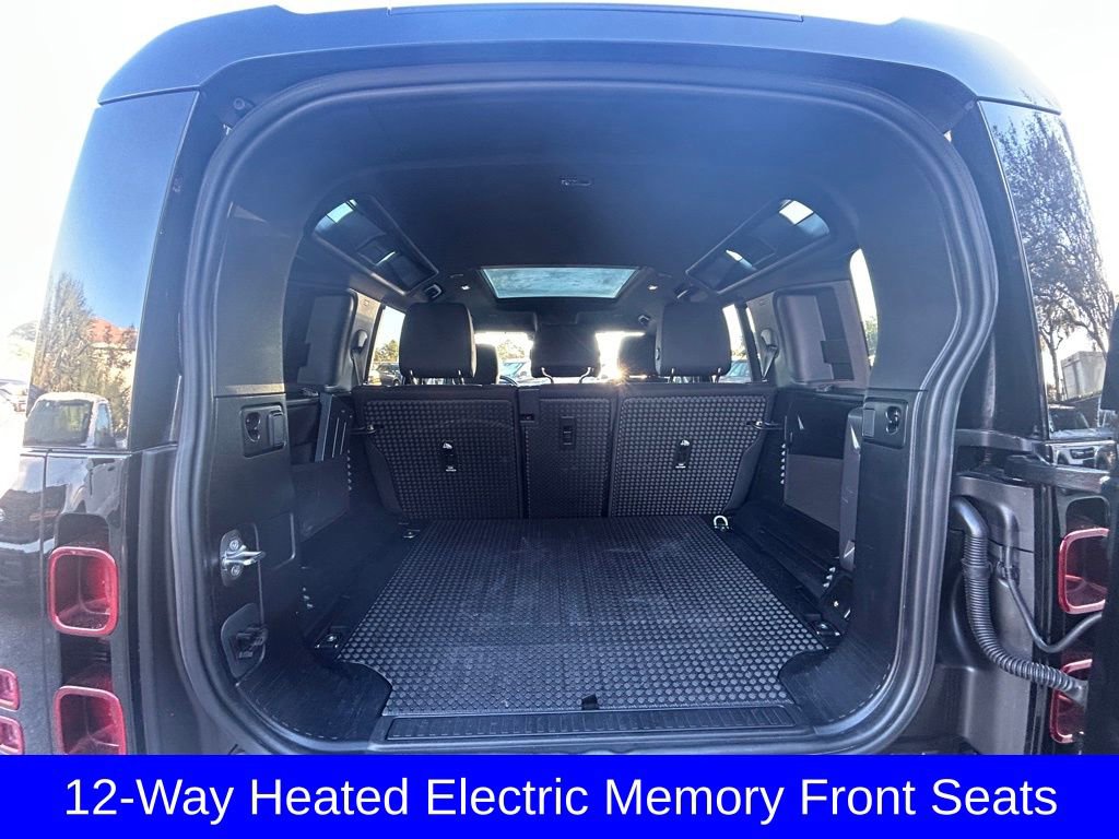 Used 2025 Land Rover Defender 110 S image 30