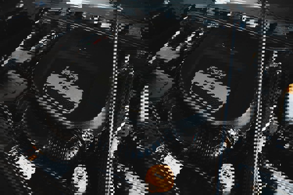 Used 2015 Jeep Wrangler Unlimited Rubicon w/ Connectivity Group image 39