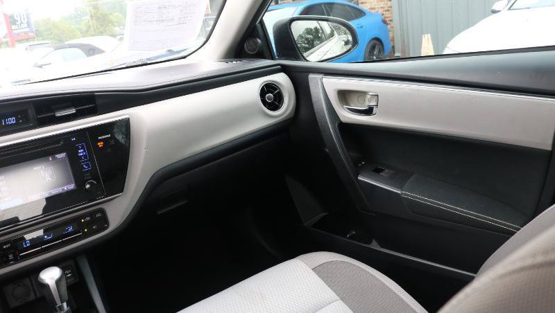Used 2017 Toyota Corolla LE FWD image 15