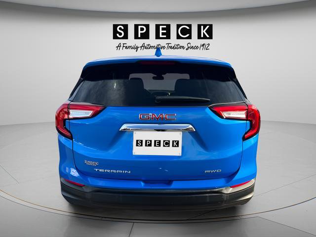 Used 2024 GMC Terrain SLE image 4