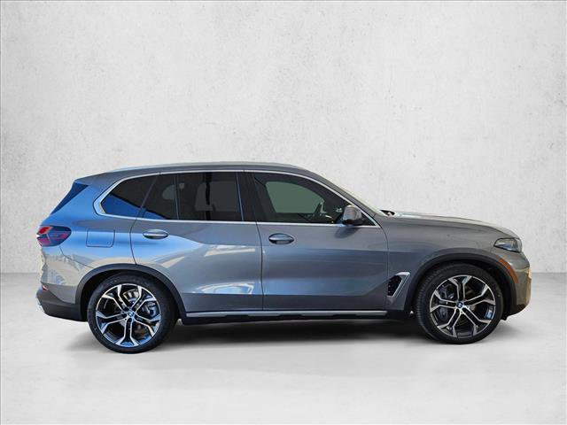 Used 2026 BMW X5 xDrive50e AWD/4WD image 4