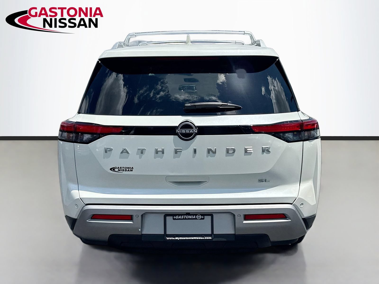 Used 2024 Nissan Pathfinder SL w/ SL Premium Package FWD image 7
