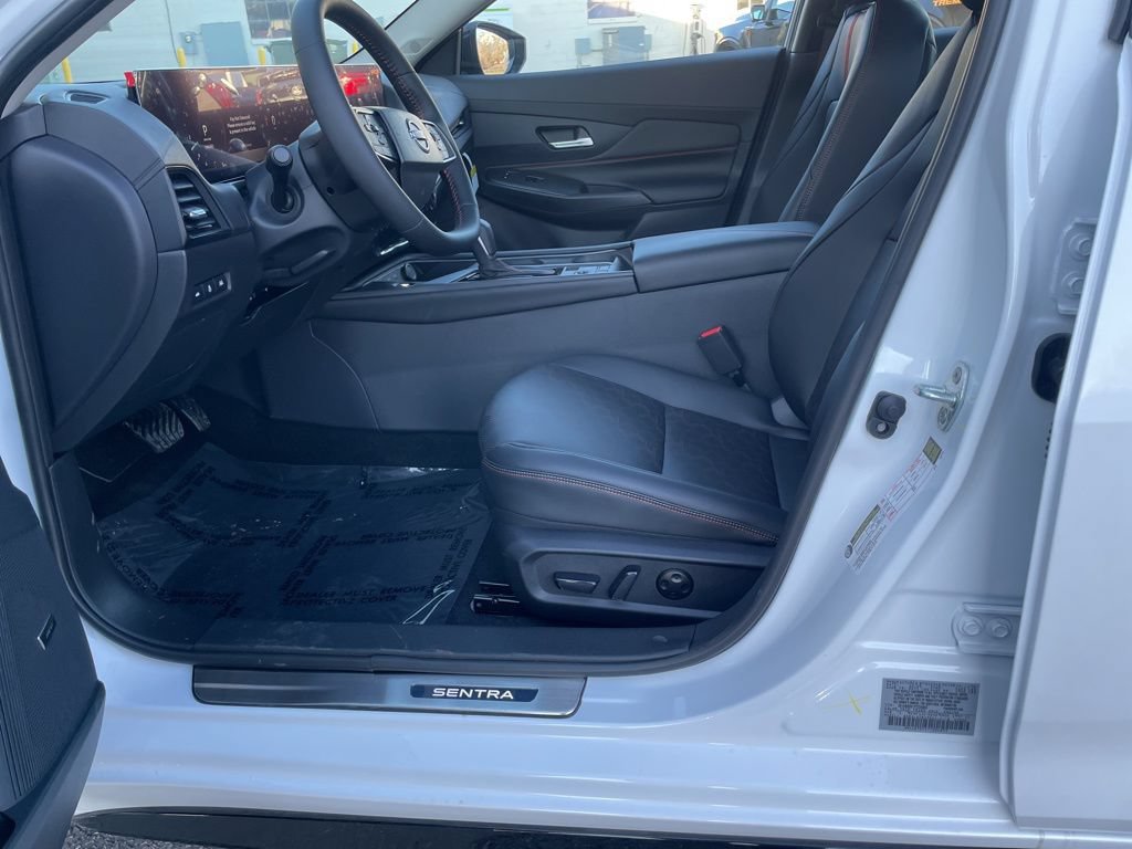 New 2026 Nissan Sentra SR w/ SR Premium Package FWD image 10