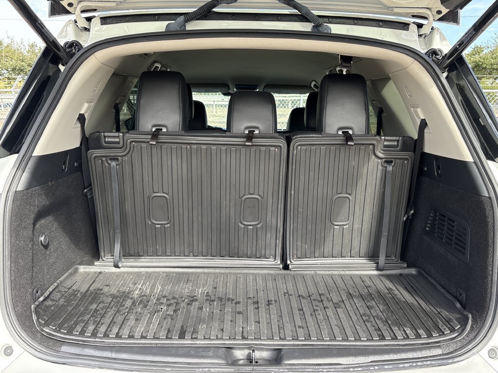 Used 2023 Nissan Pathfinder SL FWD image 28