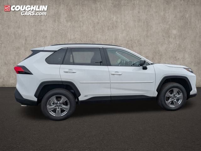 Used 2025 Toyota RAV4 LE image 8