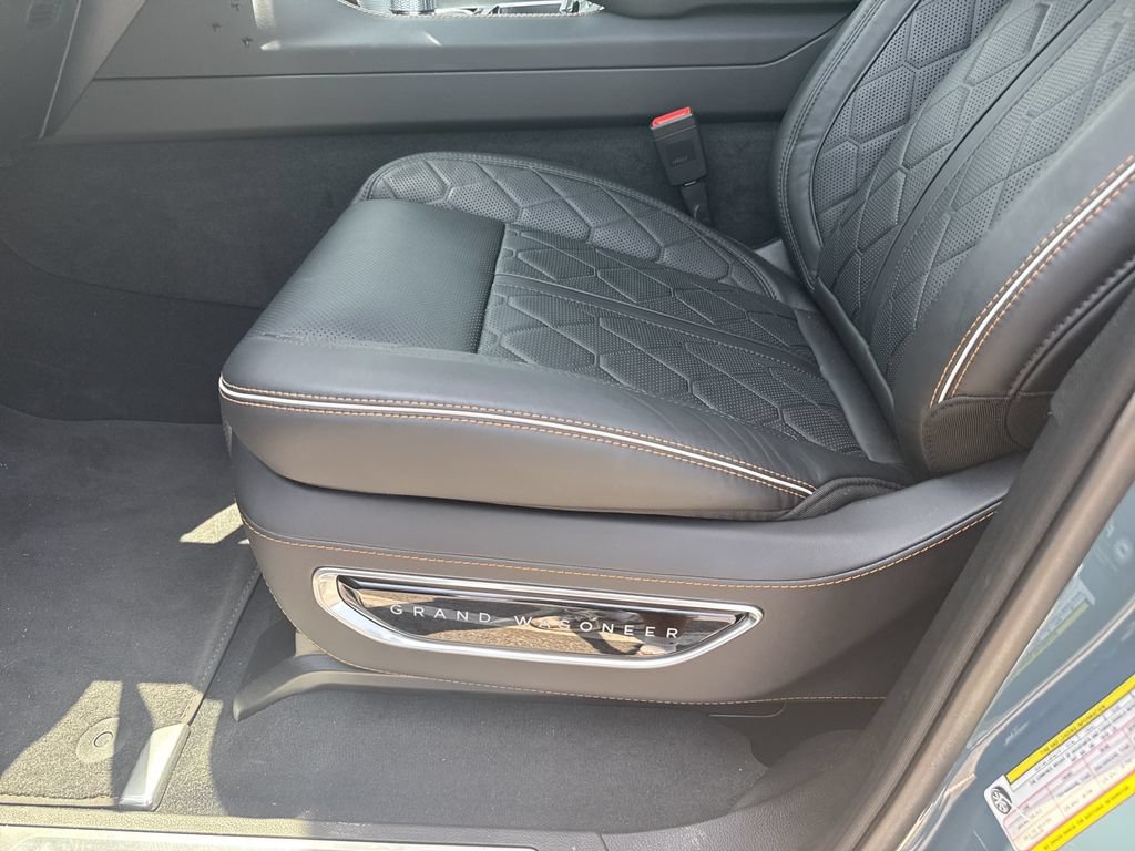 New 2026 Jeep Grand Wagoneer Summit AWD/4WD image 13