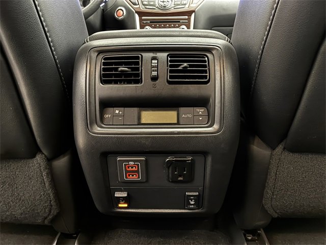 Used 2018 Nissan Pathfinder Platinum image 24