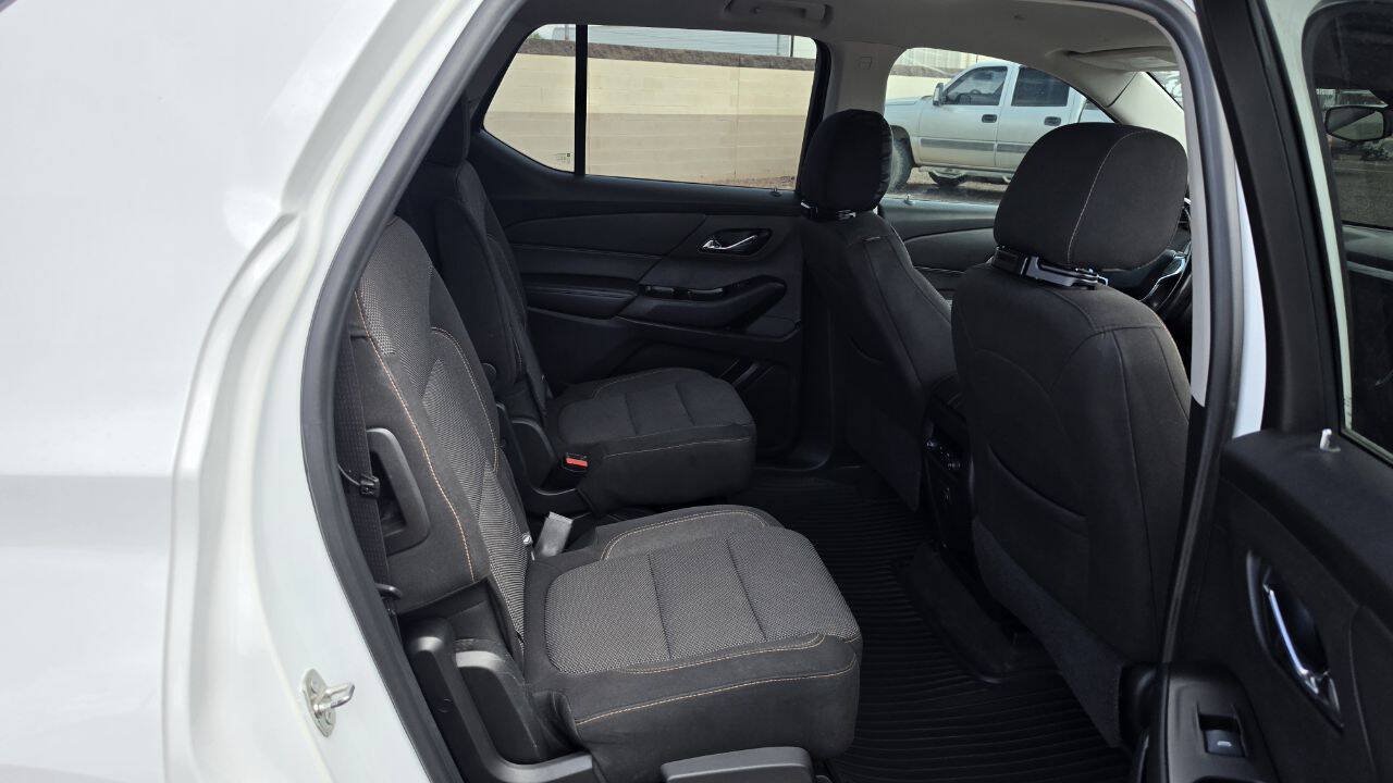 Used 2019 Chevrolet Traverse LT FWD image 7