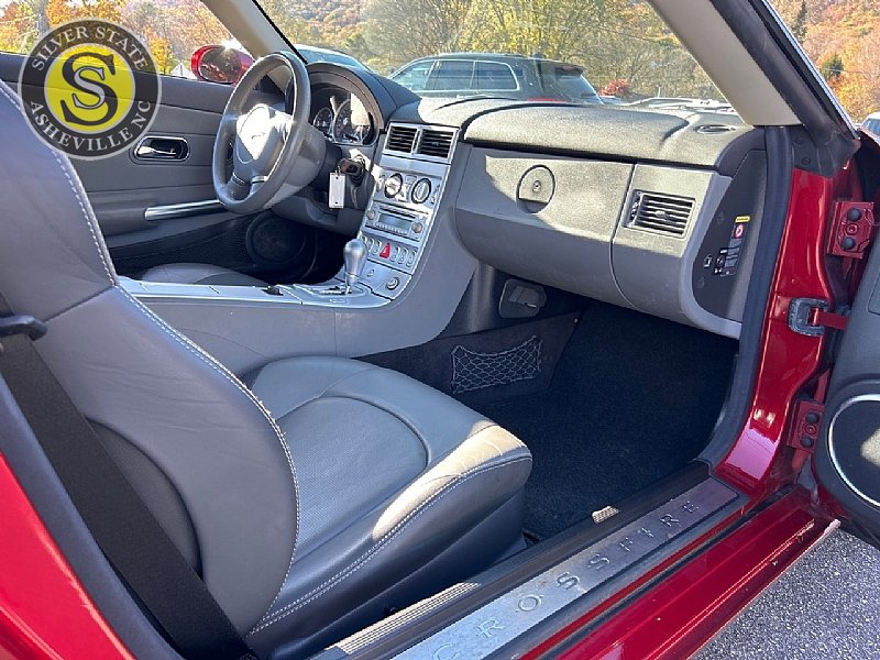 Used 2005 Chrysler Crossfire Limited image 13