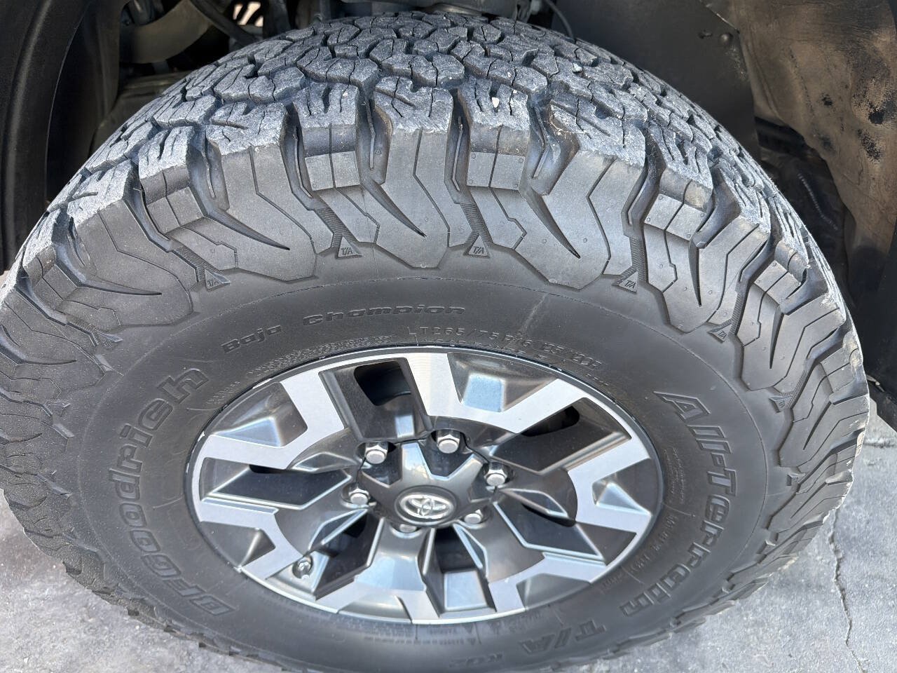 Used 2016 Toyota Tacoma TRD Off-Road w/ Towing Package RWD image 15