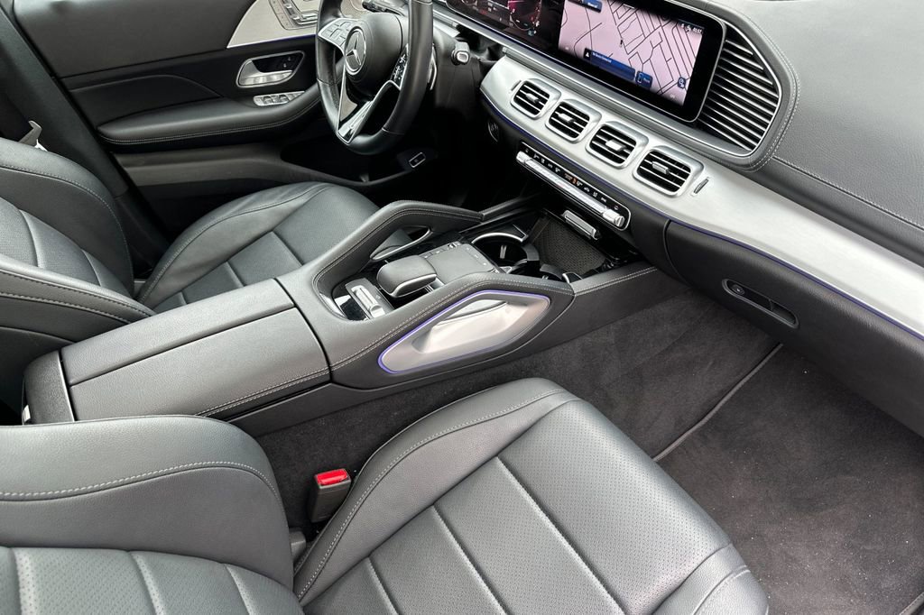Used 2024 Mercedes-Benz GLS 450 4MATIC image 17