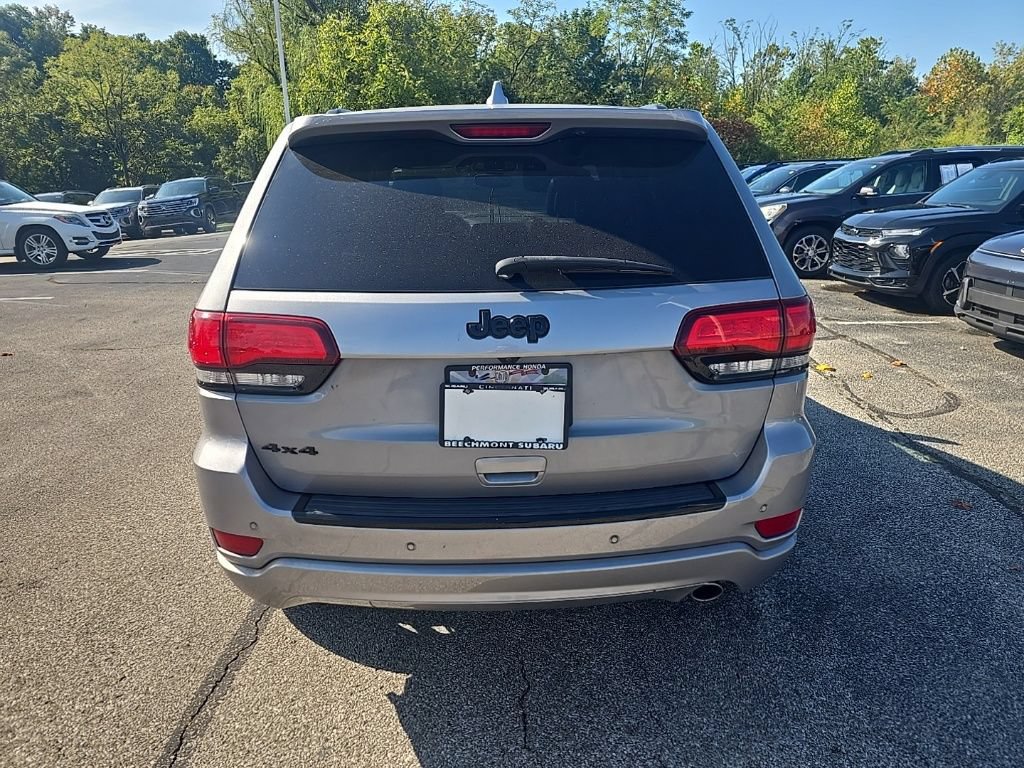 Used 2018 Jeep Grand Cherokee Altitude AWD/4WD image 4