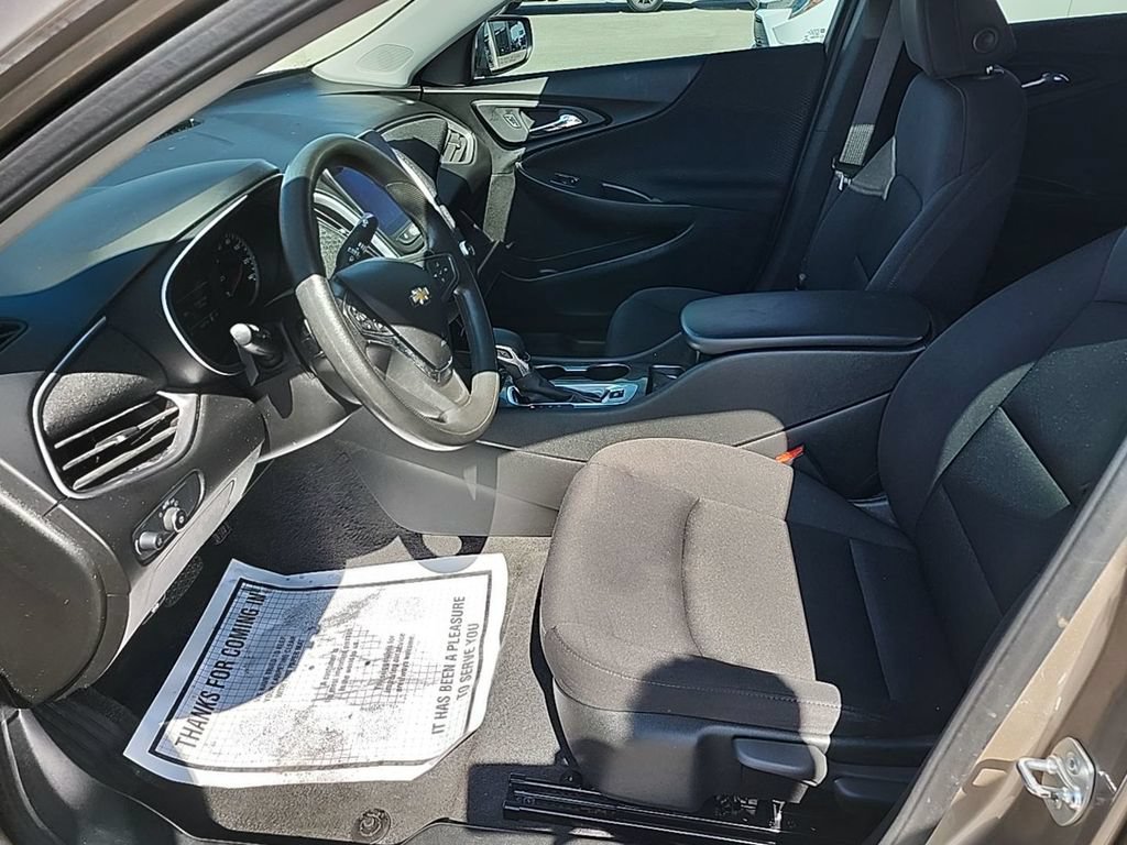 Used 2025 Chevrolet Malibu LS FWD image 5