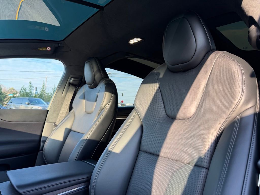 Used 2022 Tesla Model X image 12