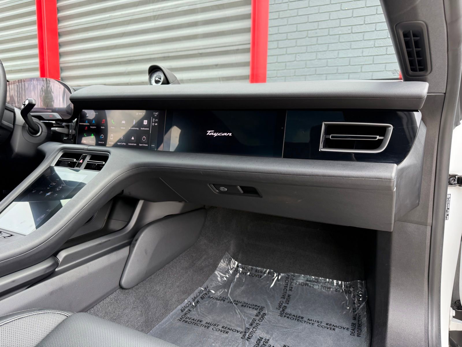Used 2021 Porsche Taycan 4S image 19