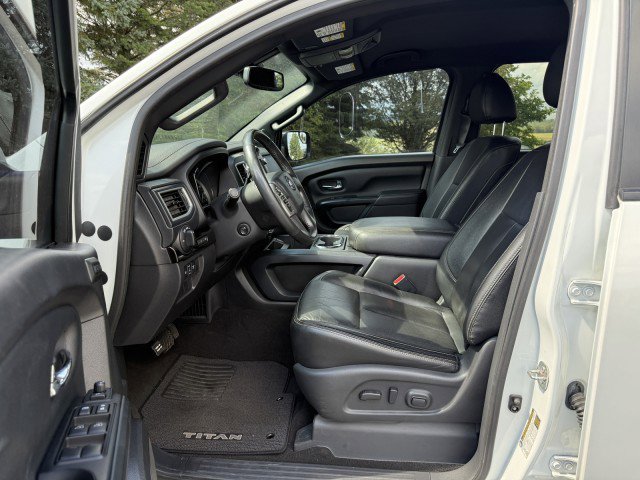 Used 2018 Nissan Titan SL w/ Midnight Edition image 9