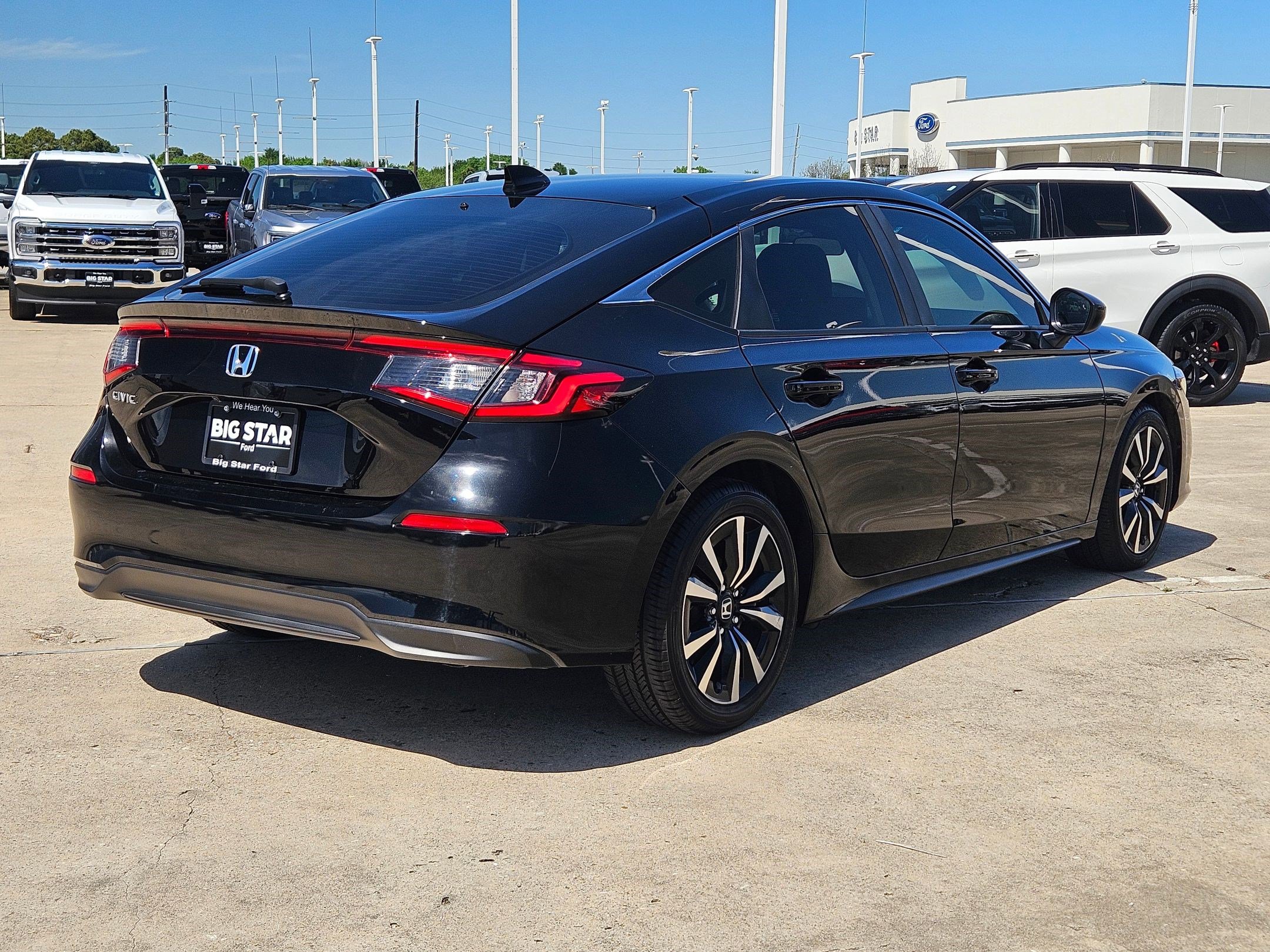 Used 2024 Honda Civic EX-L image 3