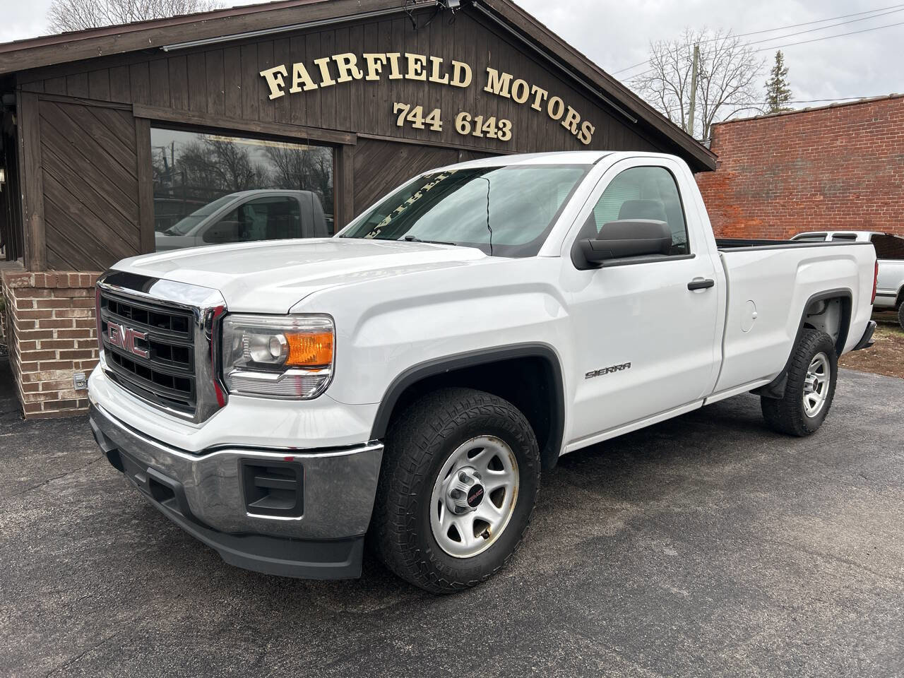 Used 2015 GMC Sierra 1500 2WD Regular Cab image 1