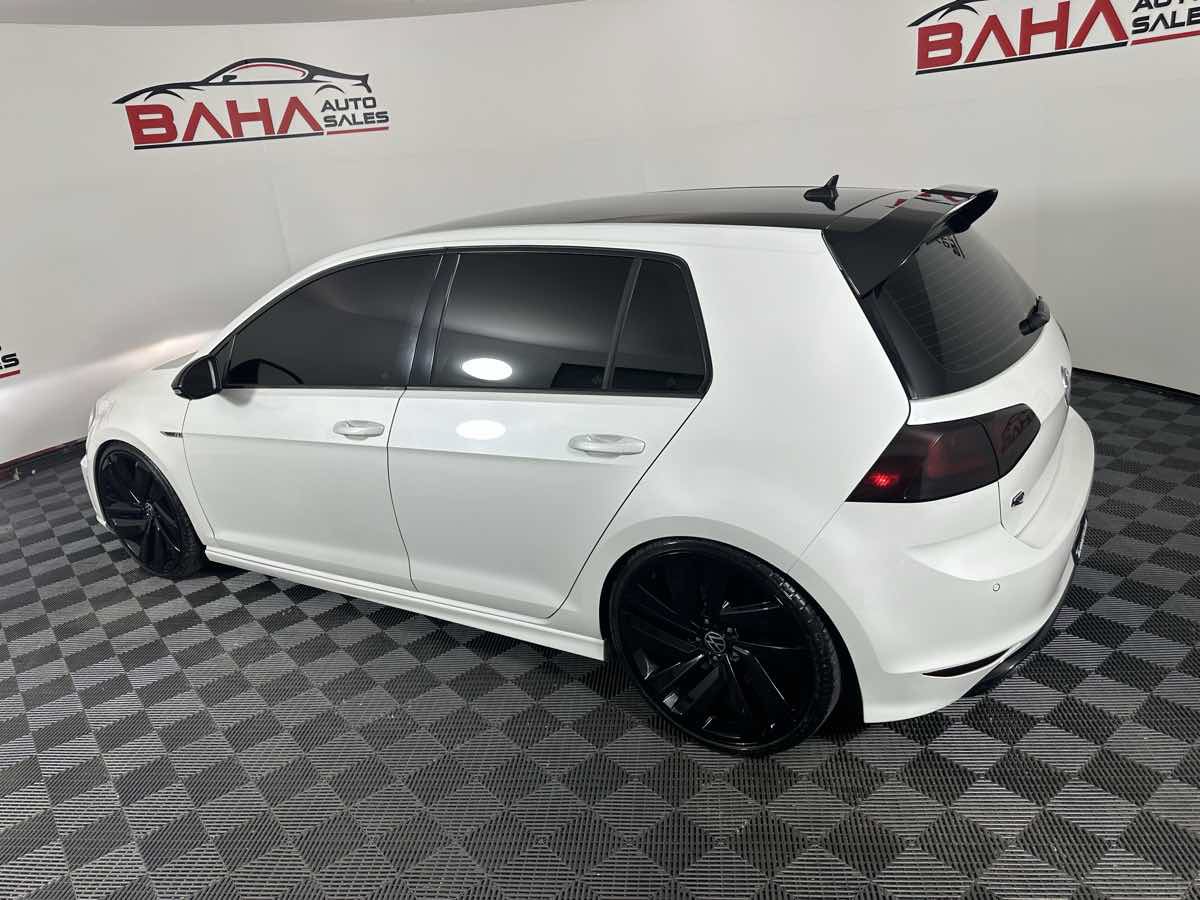 Used 2017 Volkswagen Golf R 4-Door AWD/4WD image 5
