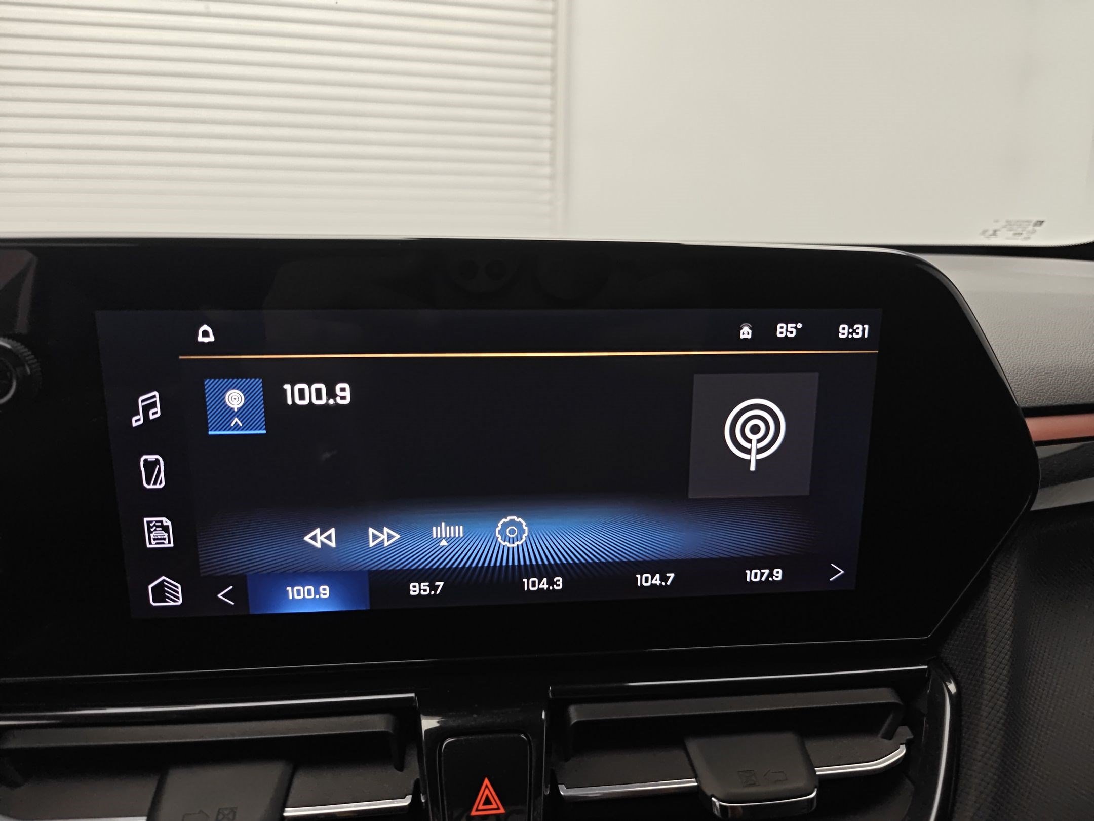 Certified 2024 Chevrolet TrailBlazer RS AWD/4WD image 19