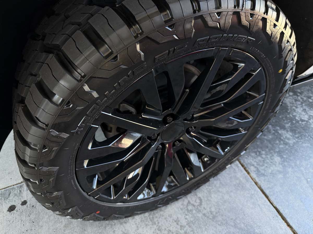 Used 2023 GMC Yukon Denali AWD/4WD image 33